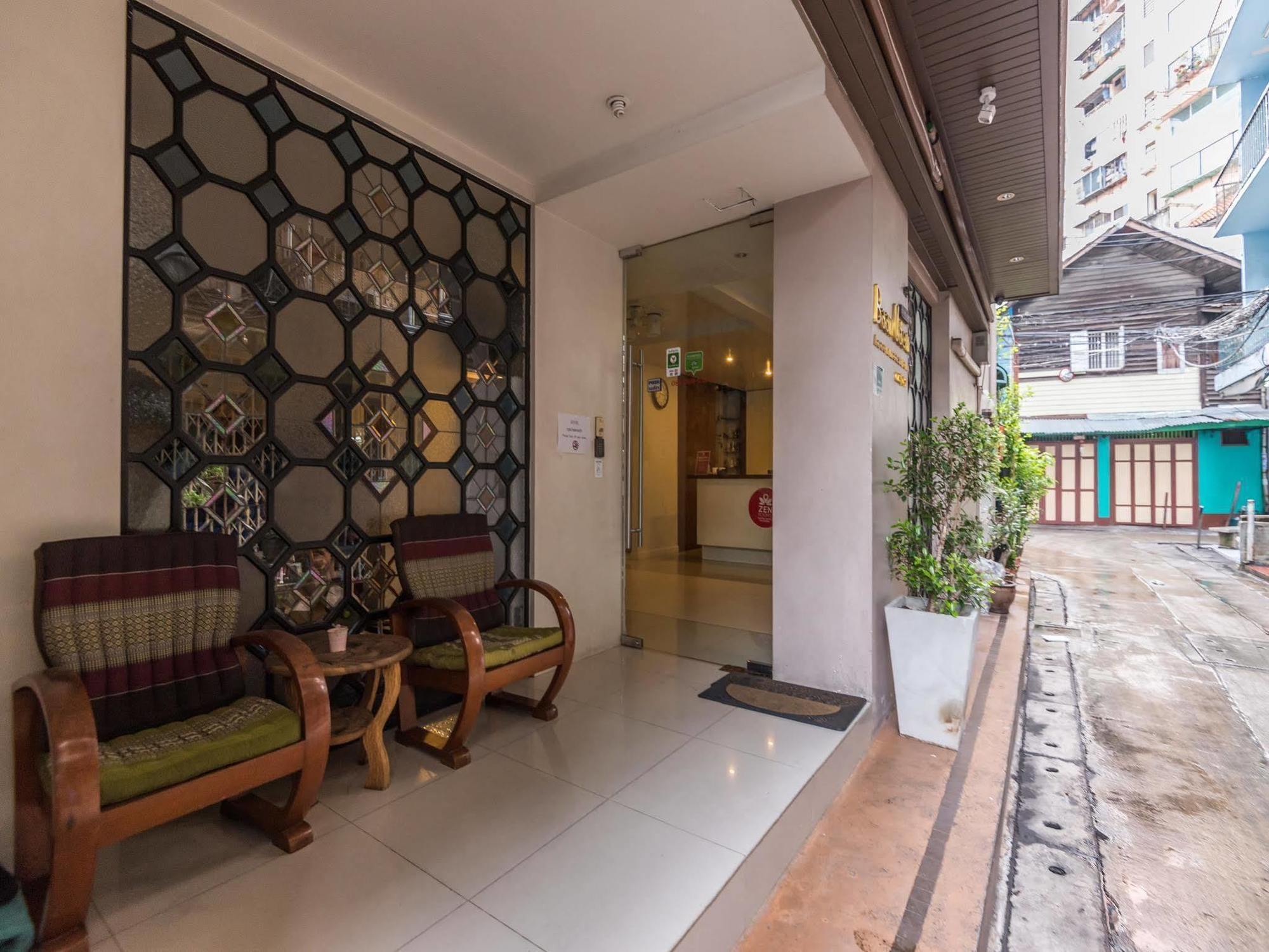 曼谷 Oyo 307 Baan Udom酒店 外观 照片